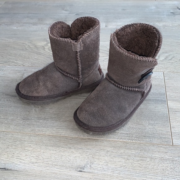 UGG Brown Boots Size 8 Kids - Picture 8 of 12